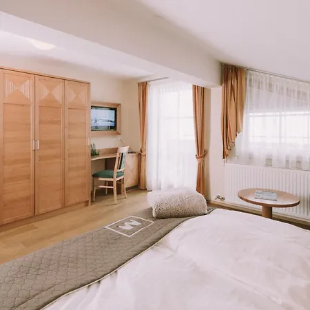 Montana Otel