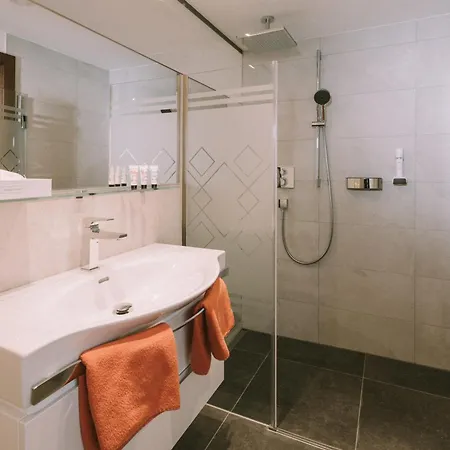 Montana Otel 4*