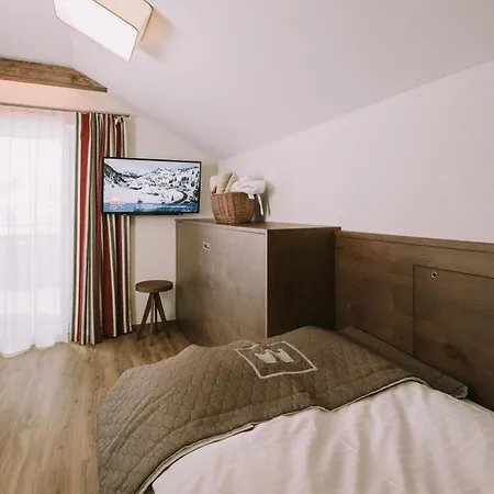 Montana ホテル 4*