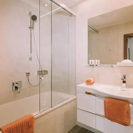 Otel Montana 4*