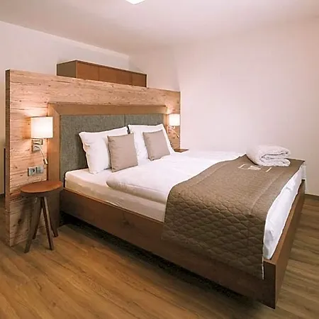Montana Hotel