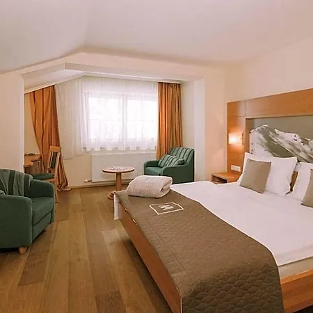 Ξενοδοχείο Montana 4*